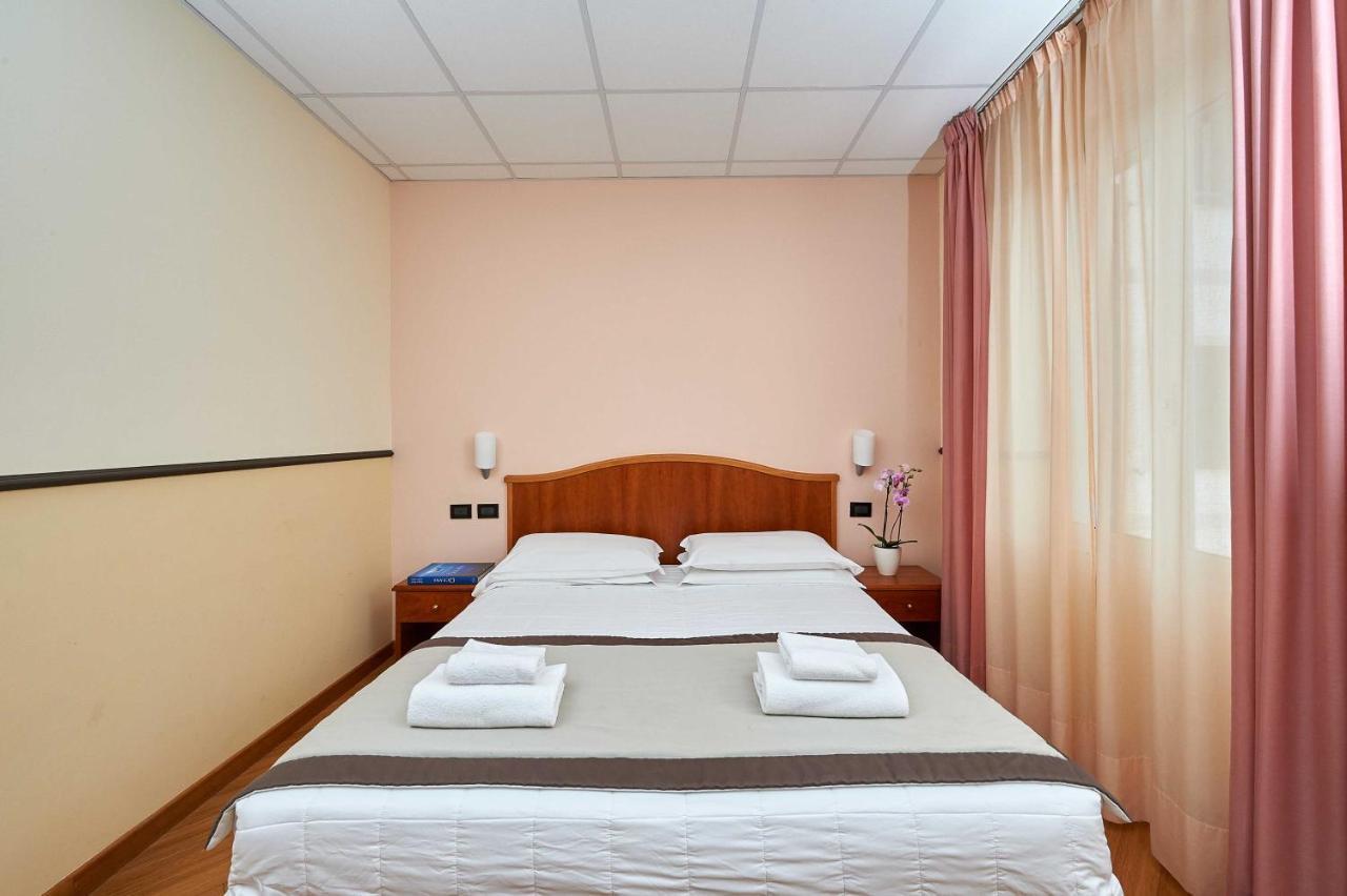 Hotel Corallo Imperia Cameră foto
