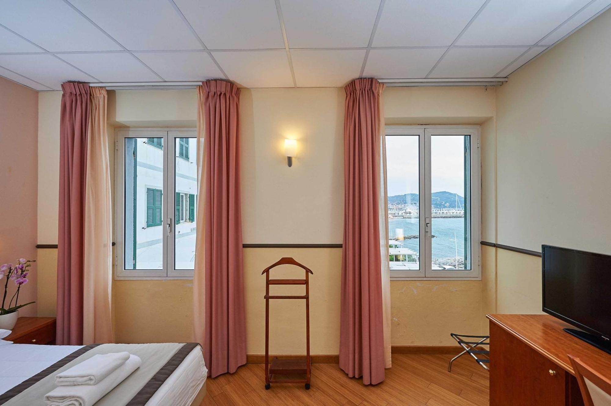 Hotel Corallo Imperia Cameră foto
